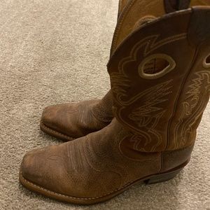 Ariat square toe cowboy boots